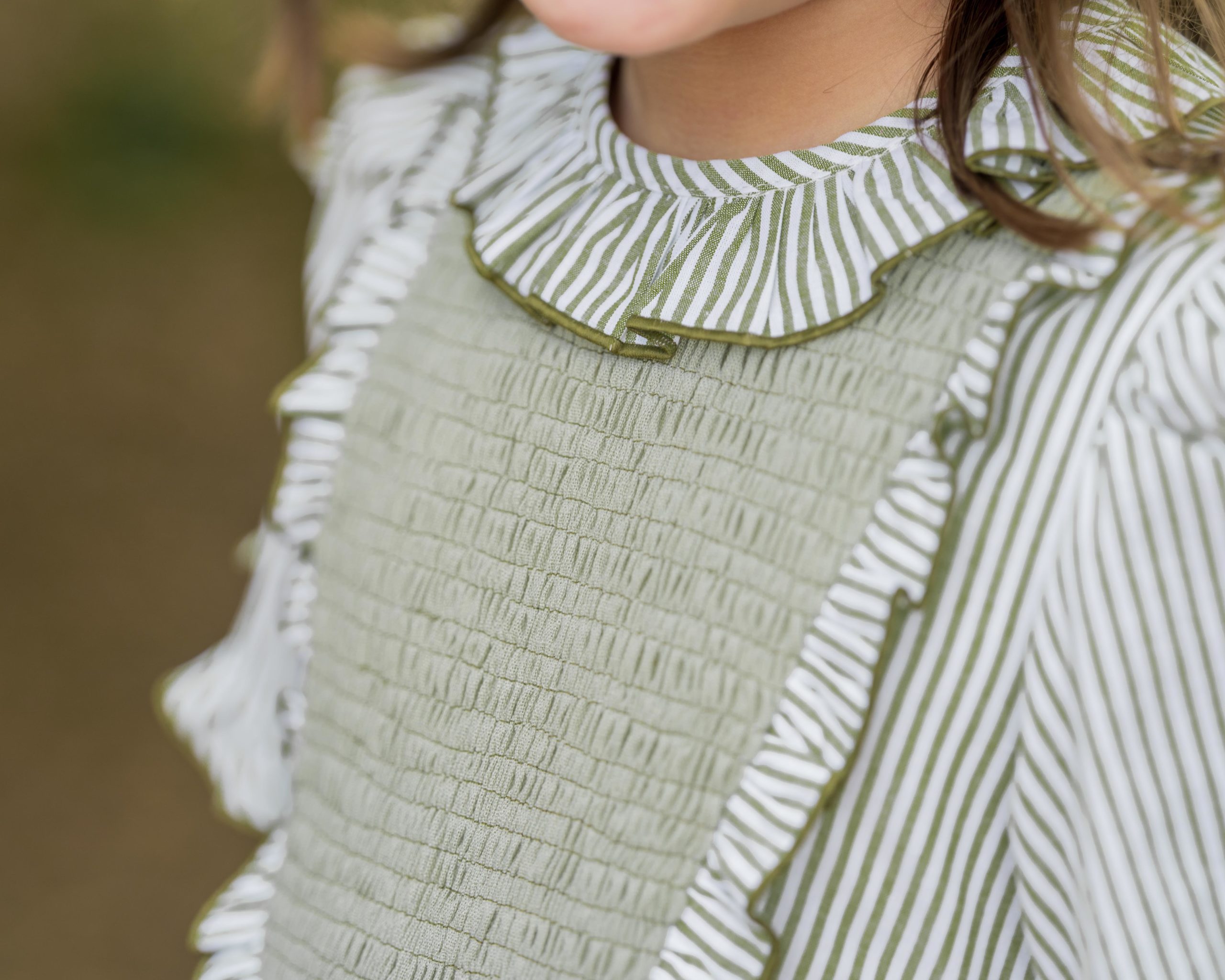 detallecuellovestidoaire