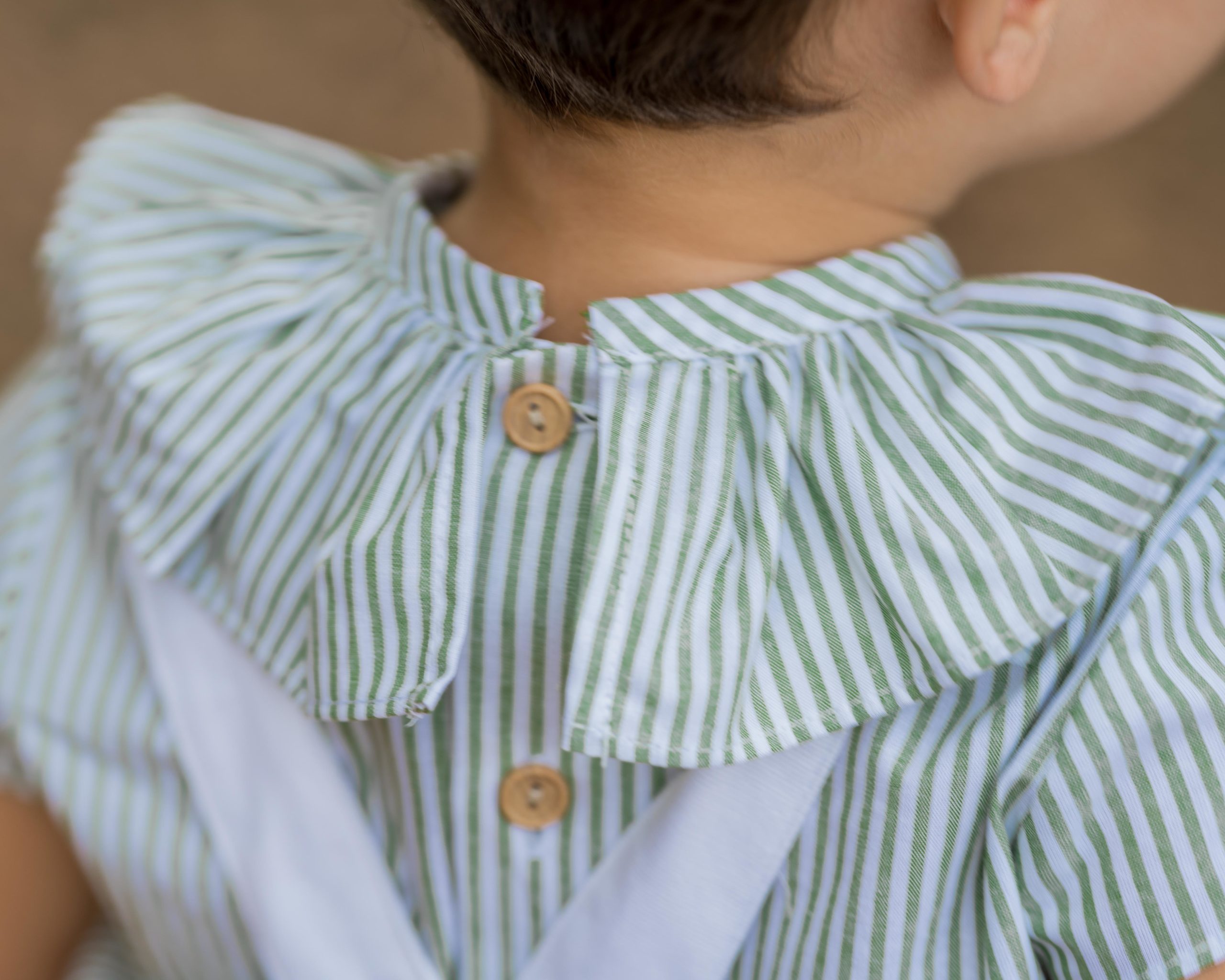 detallecuellocamisa manuela